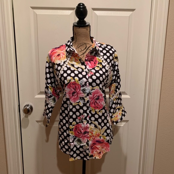 - Black polka, floral print blouse with lace… - Picture 1 of 6